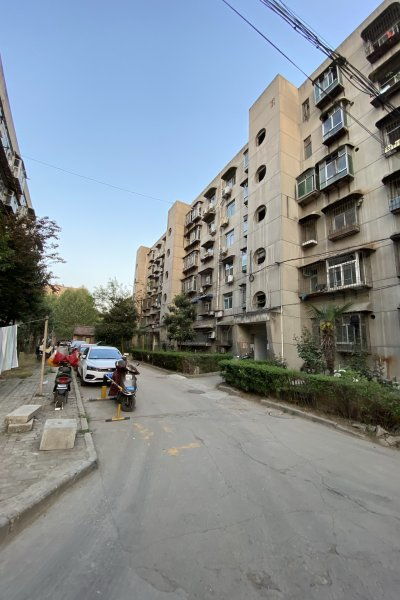 農(nóng)械廠社區(qū)綜述 優(yōu)點(diǎn)與不足及周邊房產(chǎn)中介評價(jià)